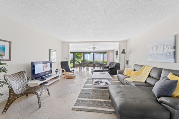 4228 Deste, Lake Worth, FL 33467