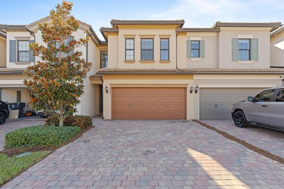 8294 Cadre Noir, Lake Worth, FL 33467