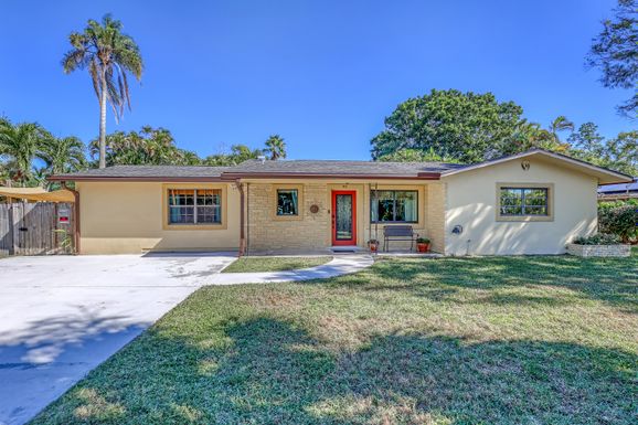 93 Akron, Lake Worth, FL 33467