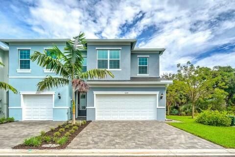 1849 Roxy, Stuart, FL 34996