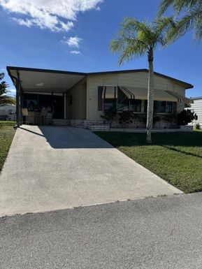 85 Grande Camino, Fort Pierce, FL 34951