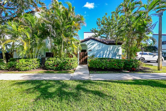 22274 Pineapple Walk, Boca Raton, FL 33433