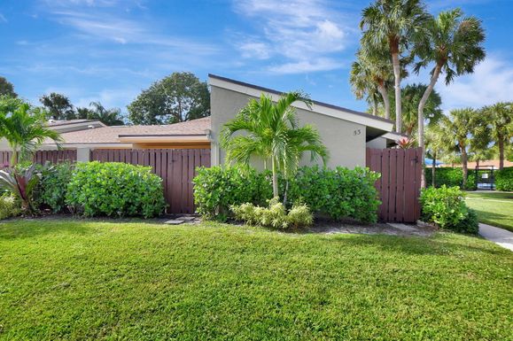 53 Meadows, Boynton Beach, FL 33436