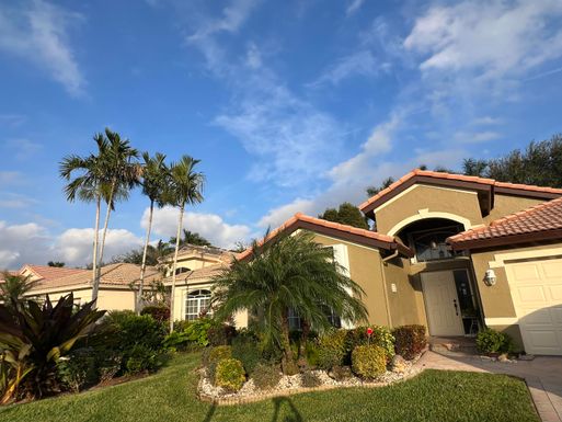 5730 Royal Club, Boynton Beach, FL 33437