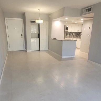 210 Fontainebleau, Miami, FL 33172