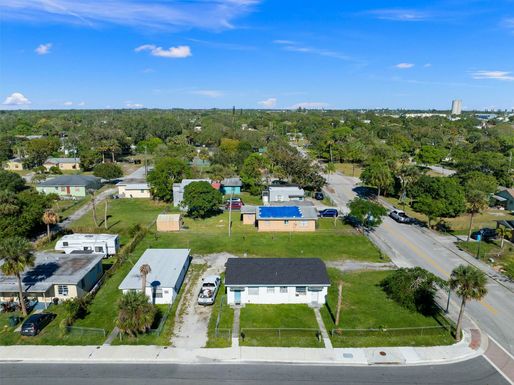 1002 Avenue B, Fort Pierce, FL 34950