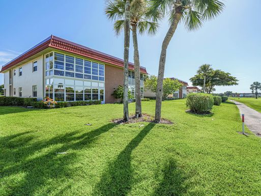 106 Spring Lake, Vero Beach, FL 32962