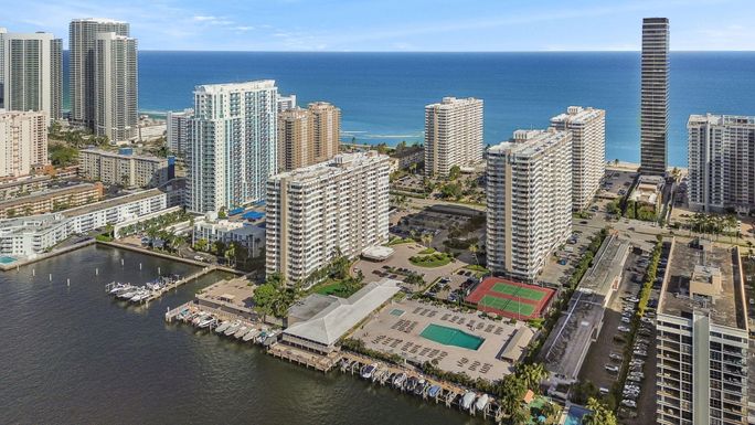 1985 Ocean, Hallandale Beach, FL 33009