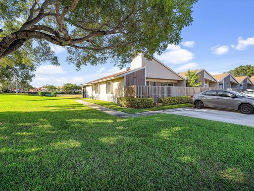 500 Woodgate, Sunrise, FL 33326