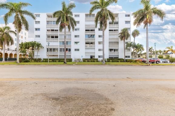 1 Golfview, Lake Worth Beach, FL 33460