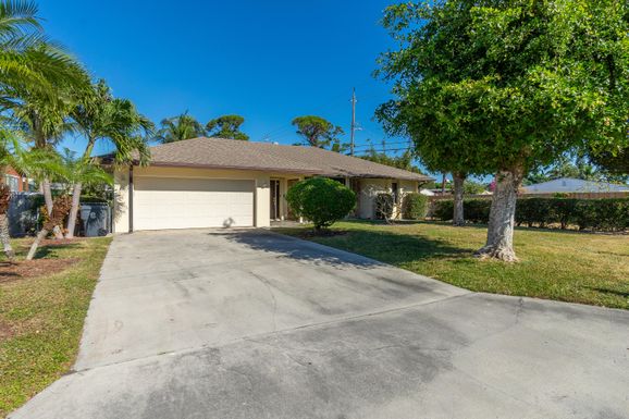 2002 Collier, Lake Worth, FL 33461