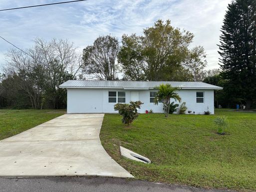 9061 66th, Okeechobee, FL 34974