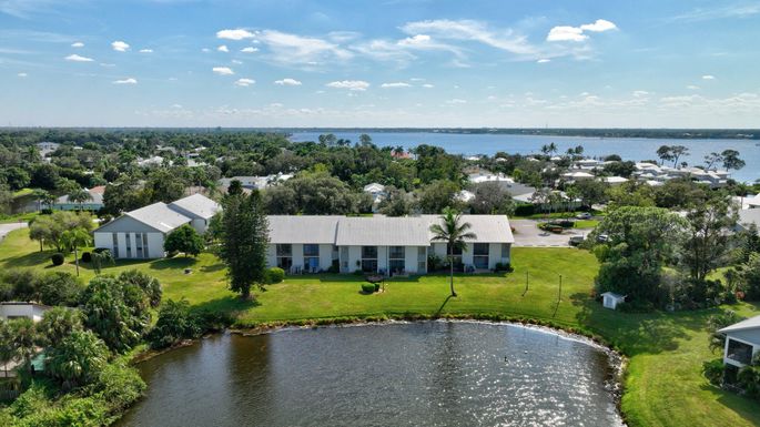 2061 21st, Stuart, FL 34994