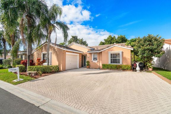 156 Caribe, Greenacres, FL 33413