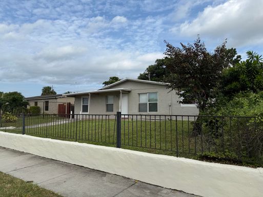 1520 11th, Riviera Beach, FL 33404