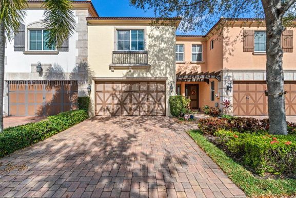 8429 Cocoplum Sound, Royal Palm Beach, FL 33411