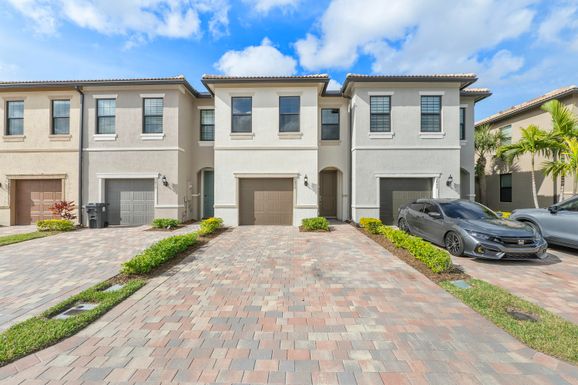 4853 Chantilly, Lake Worth, FL 33467