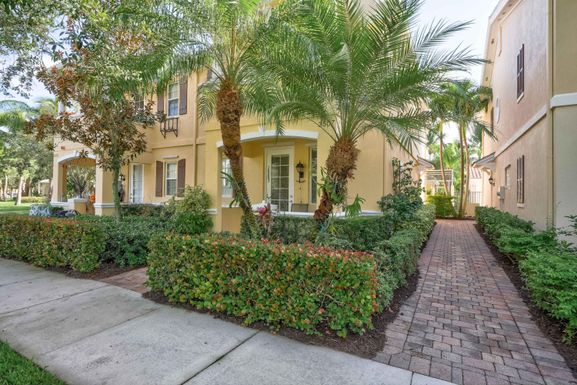 3507 Greenway, Jupiter, FL 33458