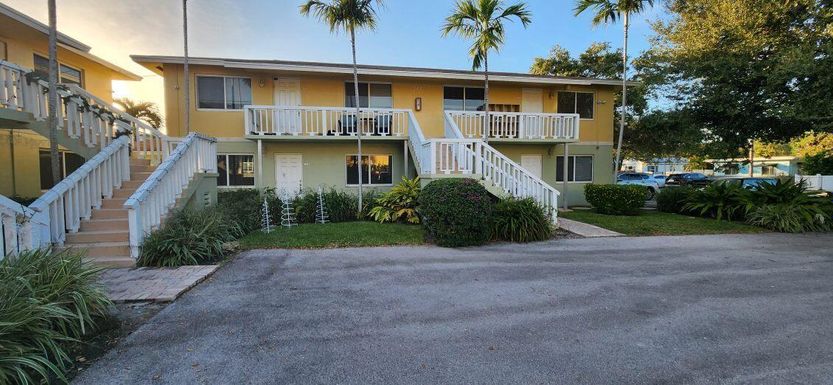 242 12th, Delray Beach, FL 33444