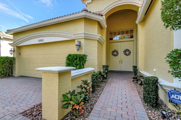 9866 Via Elegante, Wellington, FL 33411