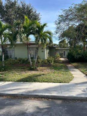 214 Palmway, Lake Worth Beach, FL 33460