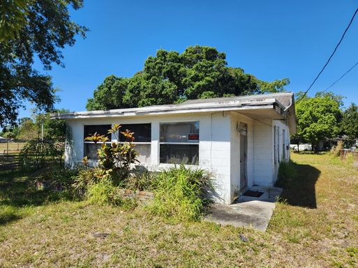 1611 29th, Fort Pierce, FL 34947