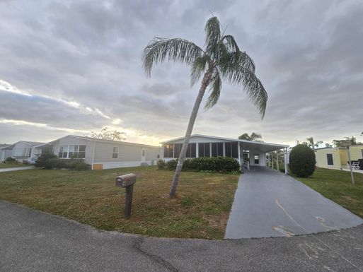 9 Flores Del Norte, Fort Pierce, FL 34951