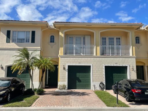 125 Bella Vita, Royal Palm Beach, FL 33411