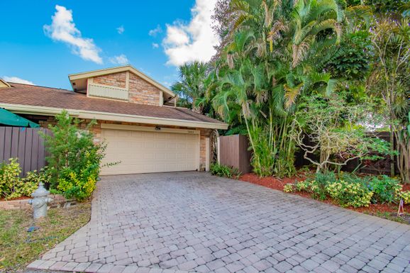 7493 Sierra, Boca Raton, FL 33433