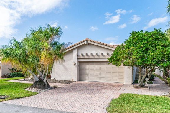 5711 Lakeview Mews, Boynton Beach, FL 33437