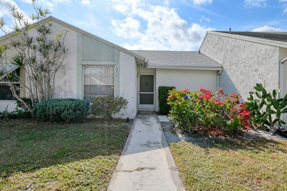 171 Pinewood, Jupiter, FL 33458