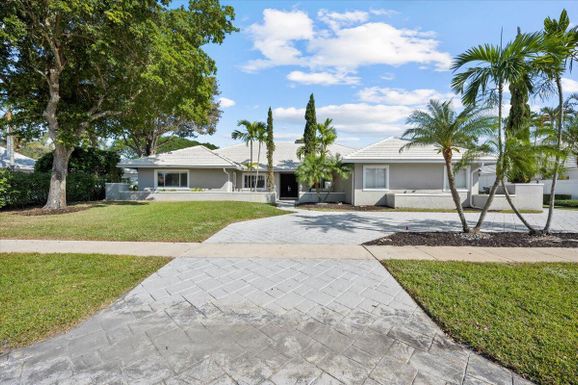 2106 Sunderland, Wellington, FL 33414