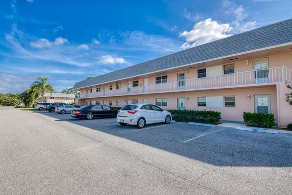 18081 Country Club, Jupiter, FL 33469