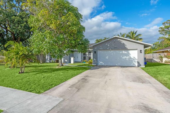 297 Ponce De Leon, Royal Palm Beach, FL 33411