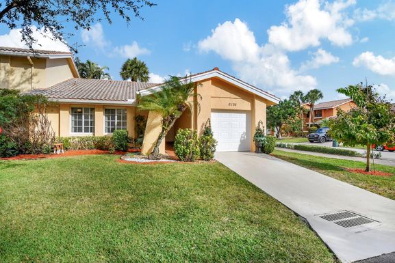 6105 Via Laguna, Boca Raton, FL 33433