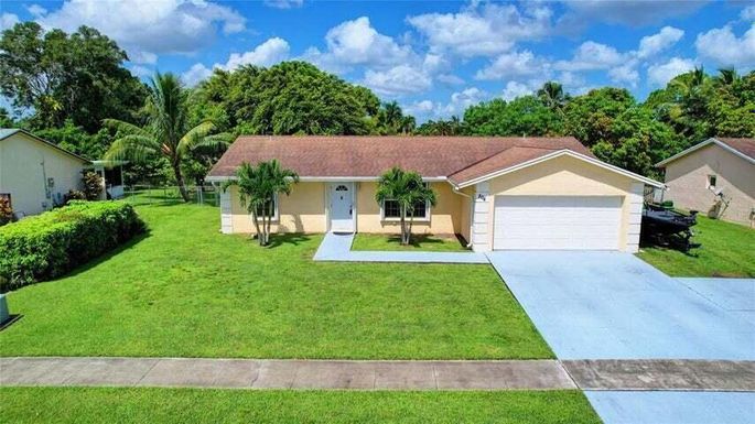 204 Bobwhite, Royal Palm Beach, FL 33411