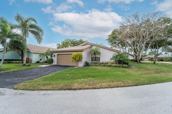 5597 Lakeview Mews, Boynton Beach, FL 33437