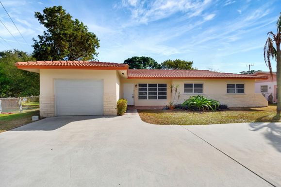 2350 3rd, Boca Raton, FL 33431