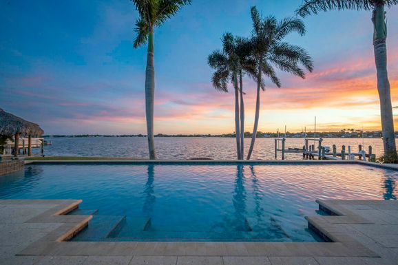 10 Yacht Club, Tequesta, FL 33469