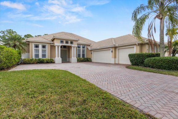 576 Romora Bay, Port Saint Lucie, FL 34986