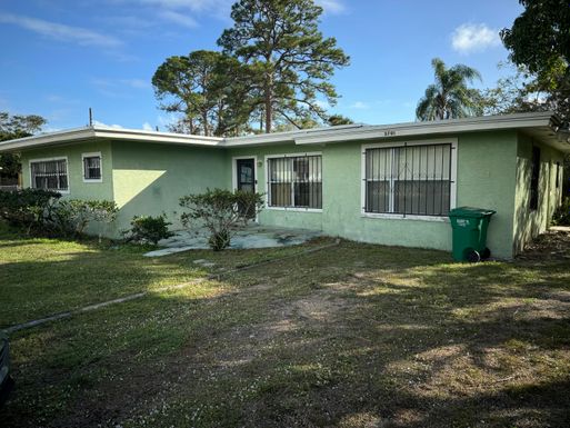 3701 S, Fort Pierce, FL 34947