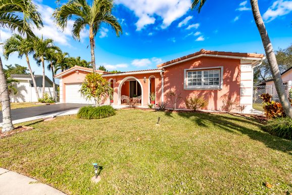 10549 4th, Plantation, FL 33324