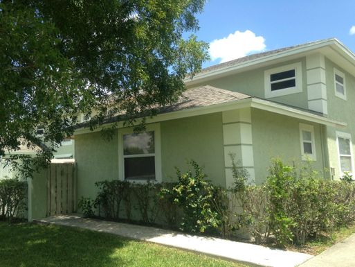 13940 Folkstone, Wellington, FL 33414