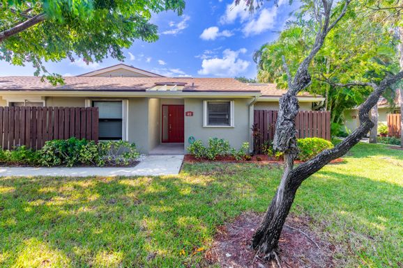 82 Meadows, Boynton Beach, FL 33436