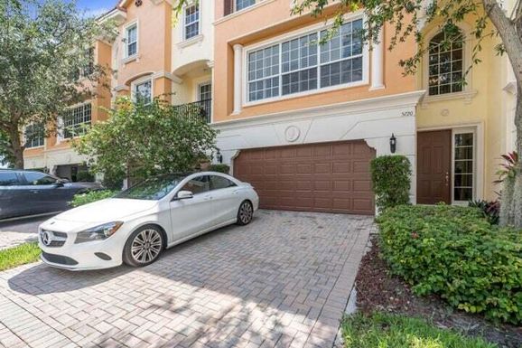 5720 Verde, Boca Raton, FL 33487