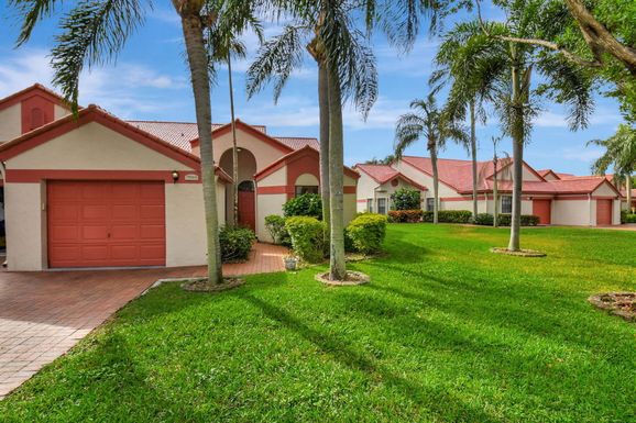 7906 Lexington Club, Delray Beach, FL 33446