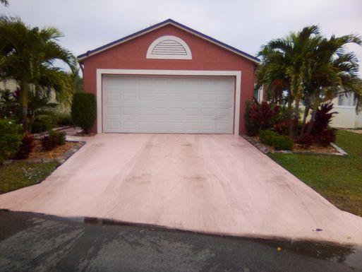 13 Bentwater, Boynton Beach, FL 33426