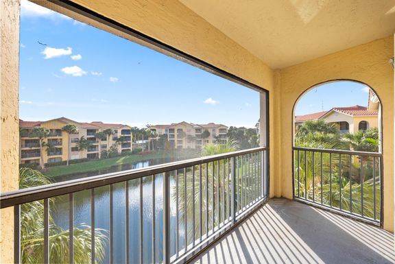 100 Uno Lago, Juno Beach, FL 33408