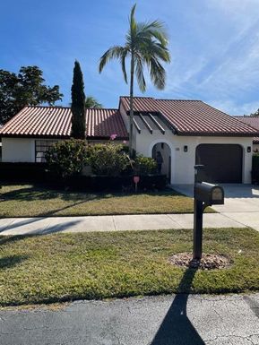 10 Columbia, Deerfield Beach, FL 33442