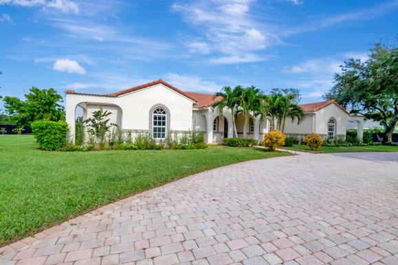 6739 Skyline, Delray Beach, FL 33446